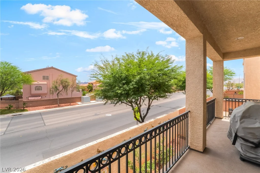 9704 Morgan Creek, Las Vegas, NV 89141