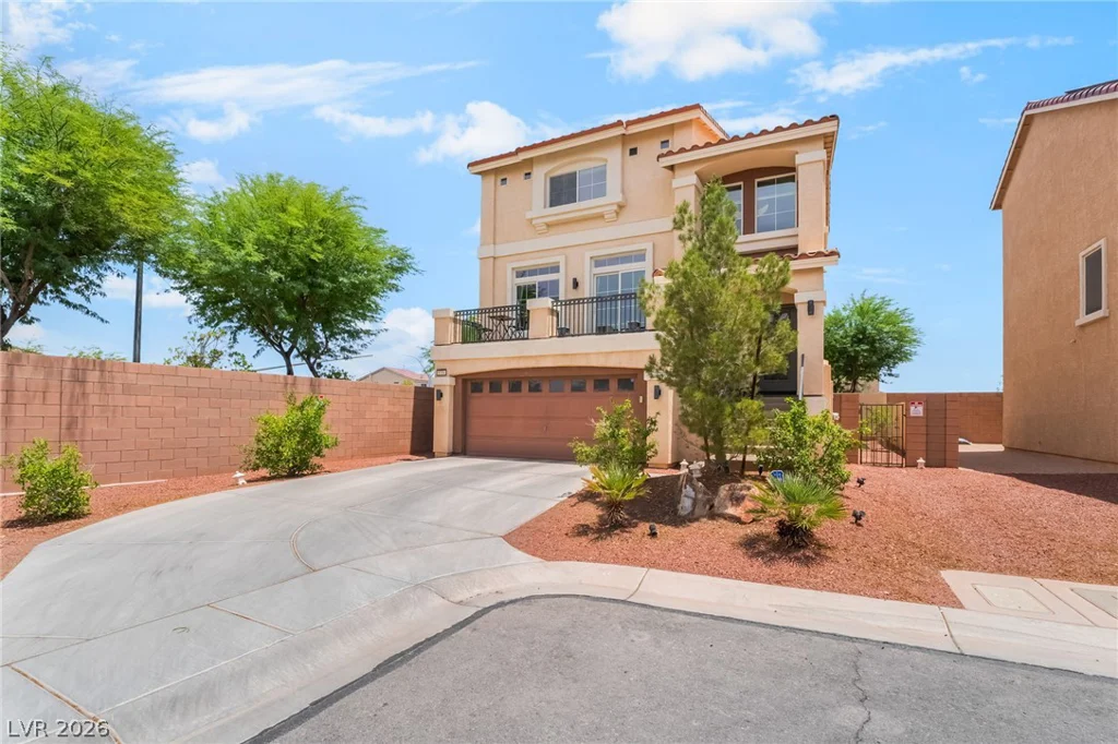 9704 Morgan Creek, Las Vegas, NV 89141