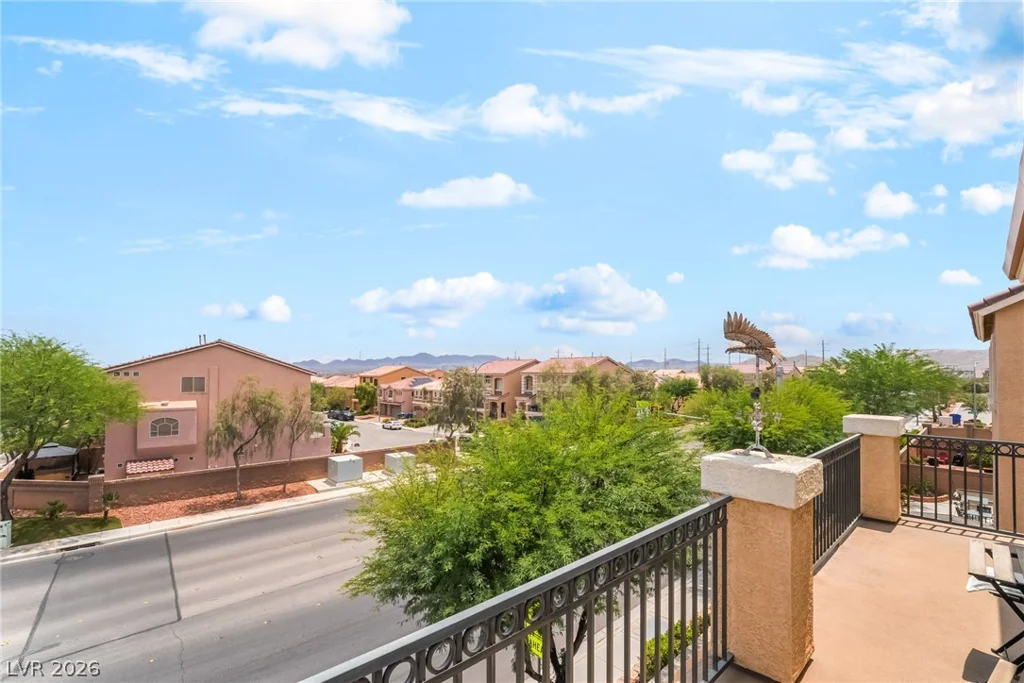 9704 Morgan Creek, Las Vegas, NV 89141