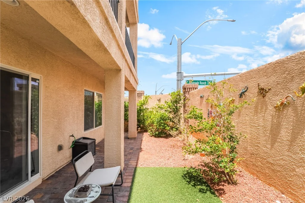 9704 Morgan Creek, Las Vegas, NV 89141