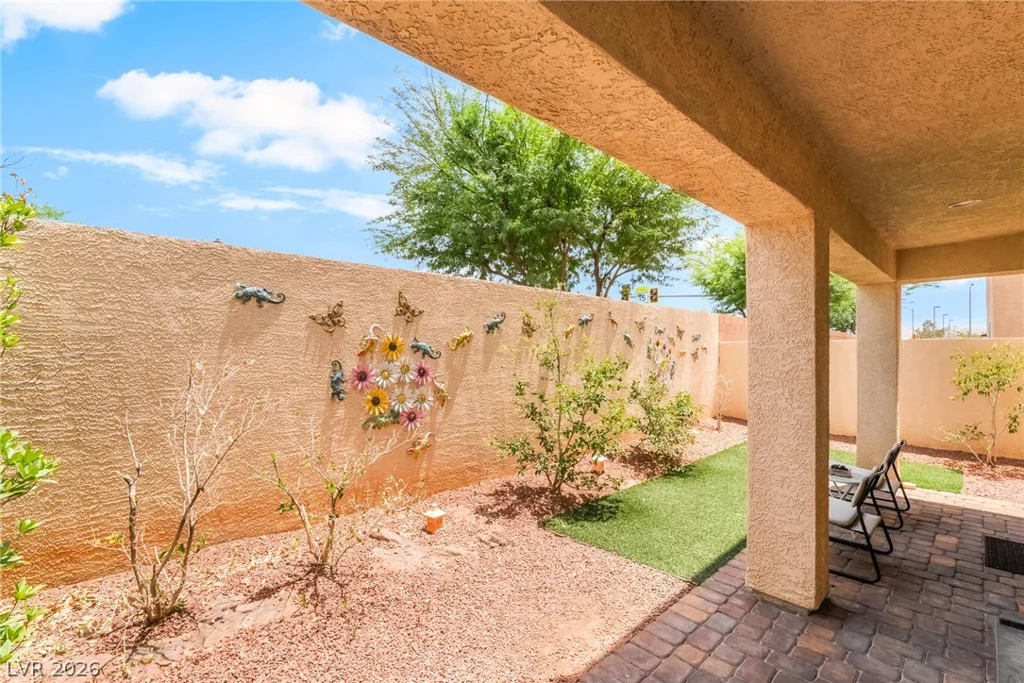 9704 Morgan Creek, Las Vegas, NV 89141