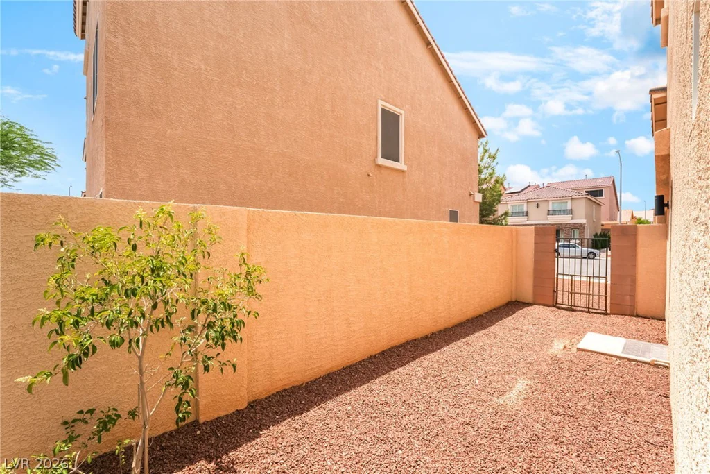 9704 Morgan Creek, Las Vegas, NV 89141