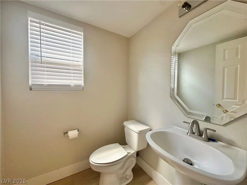 10512 White Heath, Las Vegas, NV 89144