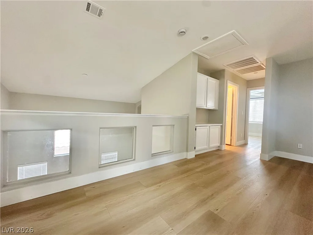 10512 White Heath, Las Vegas, NV 89144