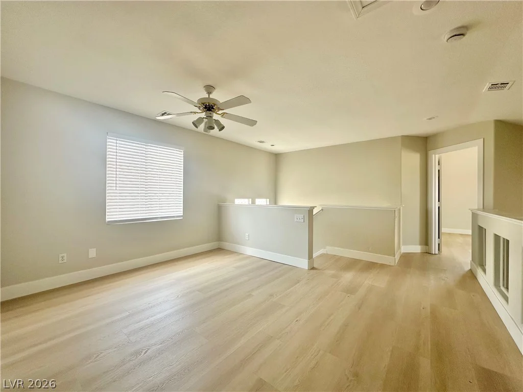10512 White Heath, Las Vegas, NV 89144