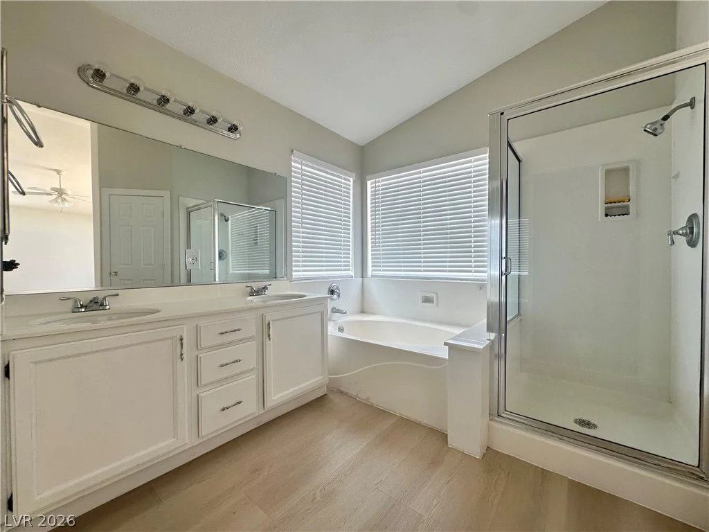 10512 White Heath, Las Vegas, NV 89144