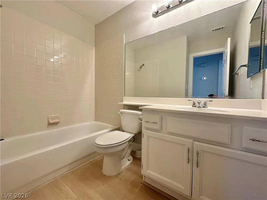 10512 White Heath, Las Vegas, NV 89144