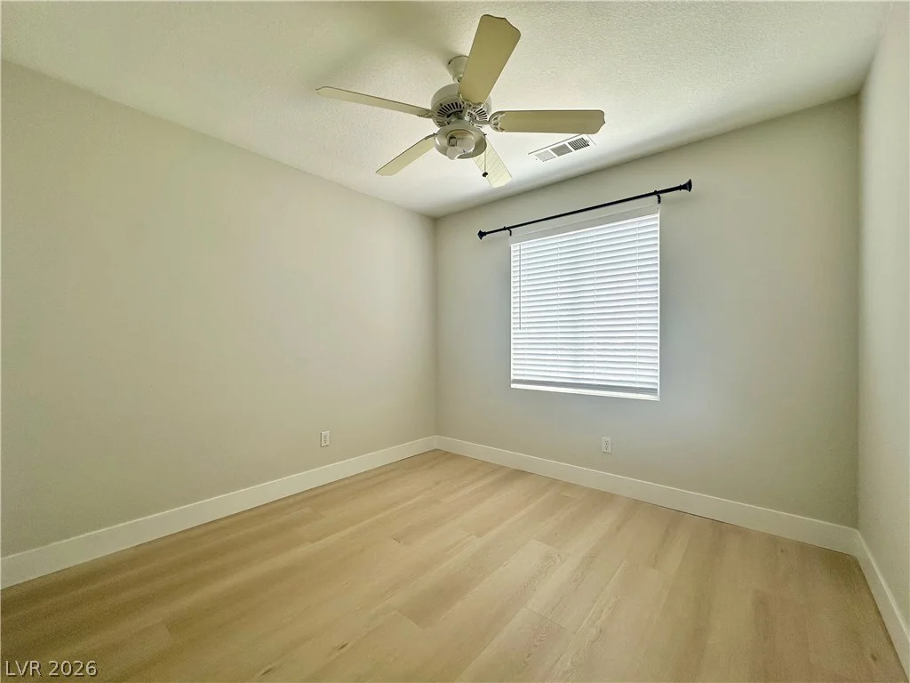 10512 White Heath, Las Vegas, NV 89144