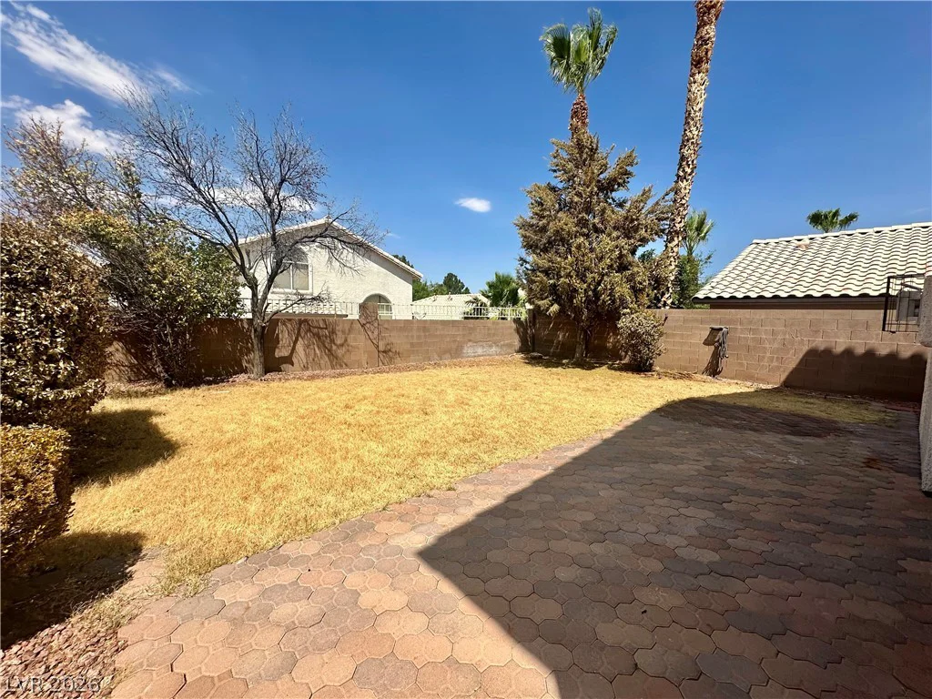 10512 White Heath, Las Vegas, NV 89144