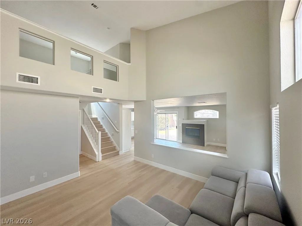 10512 White Heath, Las Vegas, NV 89144
