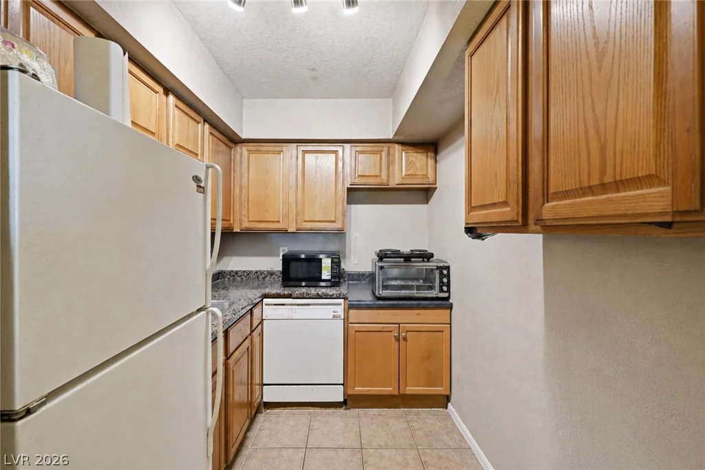 100 Crestline, Las Vegas, NV 89107