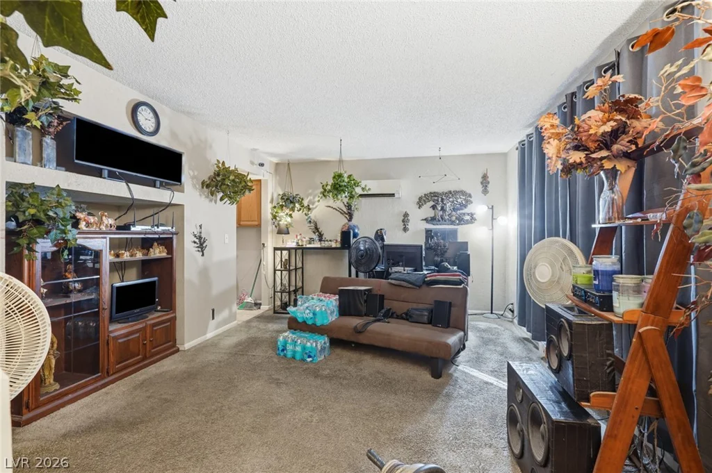 100 Crestline, Las Vegas, NV 89107