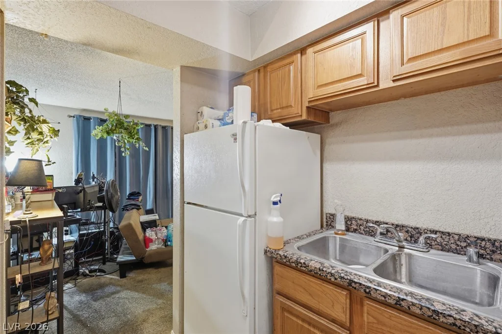 100 Crestline, Las Vegas, NV 89107