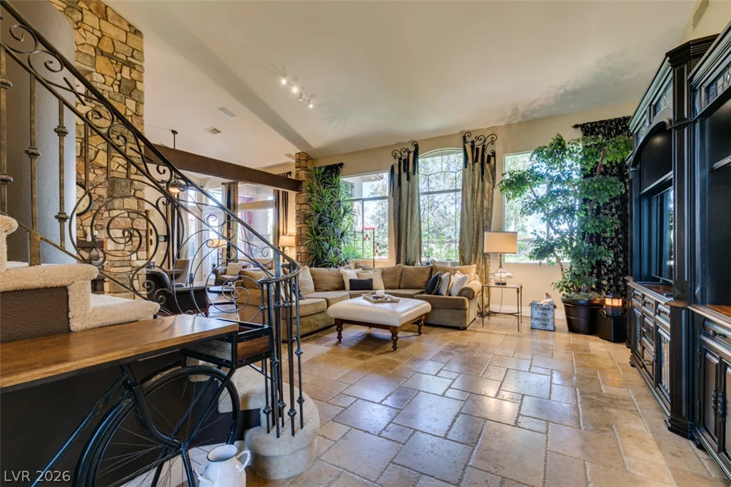 2016 Aspen Oak, Las Vegas, NV 89134