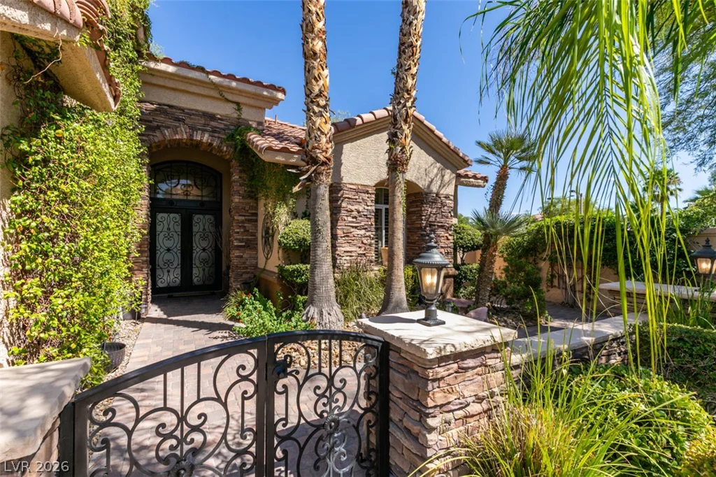 2016 Aspen Oak, Las Vegas, NV 89134