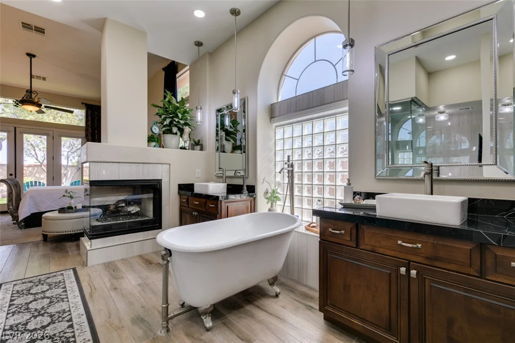 2016 Aspen Oak, Las Vegas, NV 89134