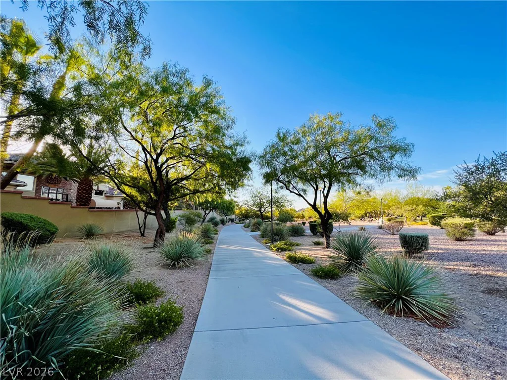 2016 Aspen Oak, Las Vegas, NV 89134