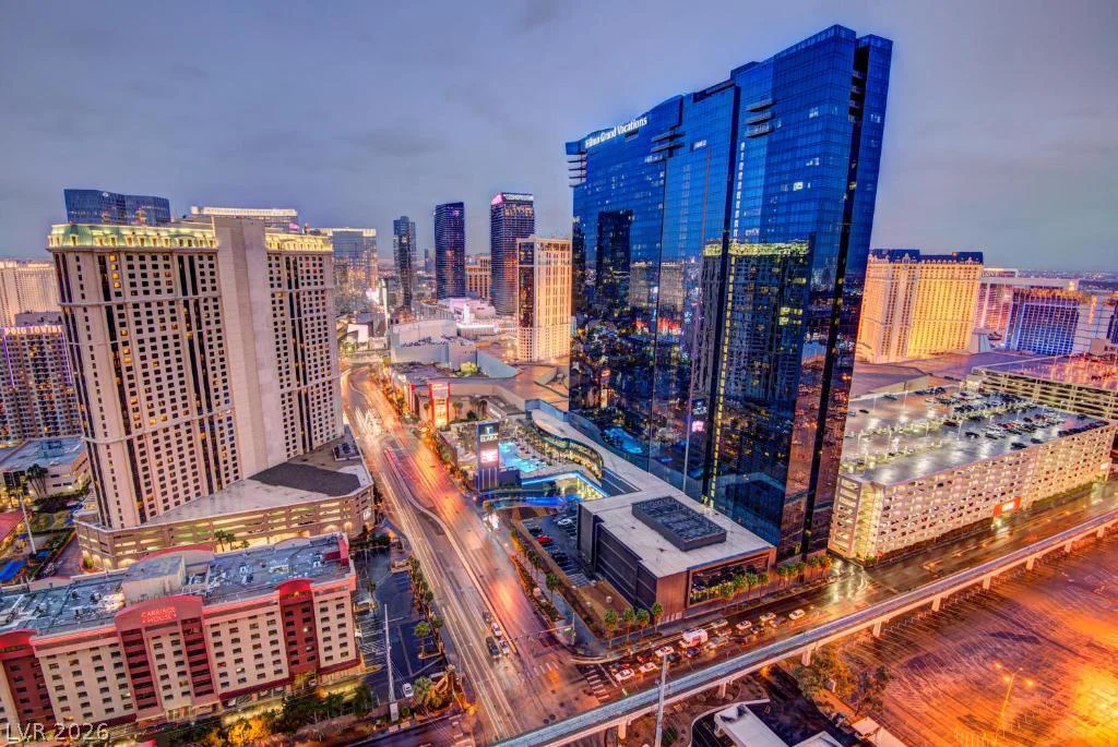 135 Harmon, Las Vegas, NV 89109