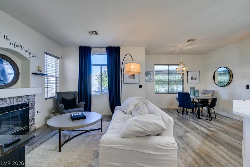 7221 Scenic Desert, Las Vegas, NV 89131
