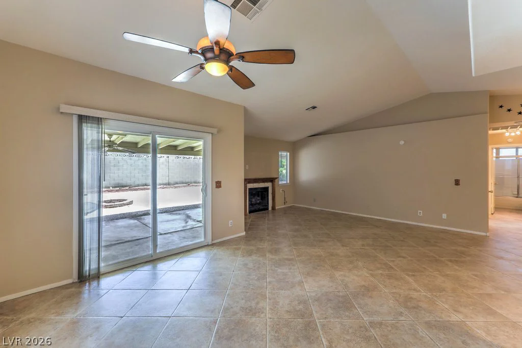 6304 LA MADRE, Las Vegas, NV 89130