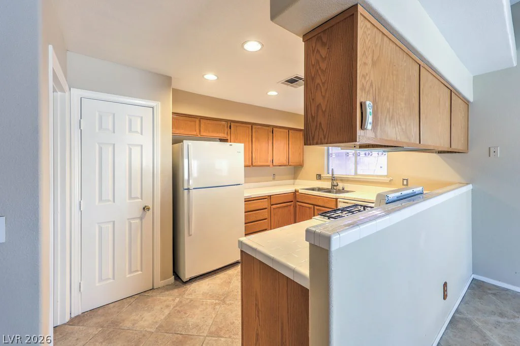 6304 LA MADRE, Las Vegas, NV 89130