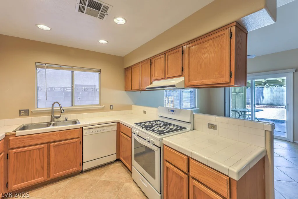 6304 LA MADRE, Las Vegas, NV 89130