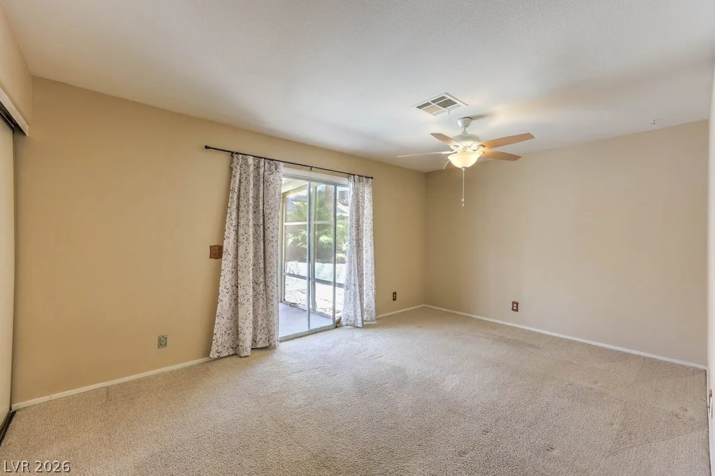 6304 LA MADRE, Las Vegas, NV 89130