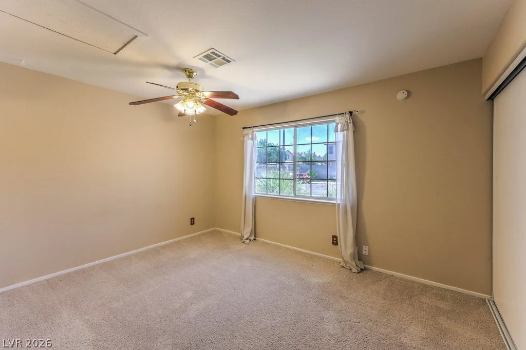 6304 LA MADRE, Las Vegas, NV 89130