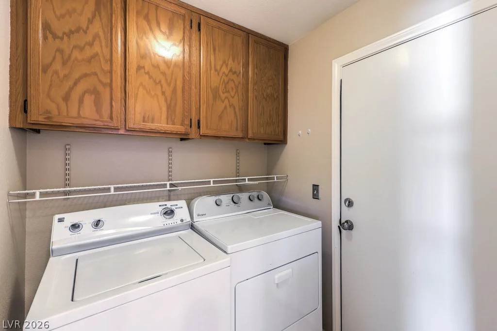 6304 LA MADRE, Las Vegas, NV 89130