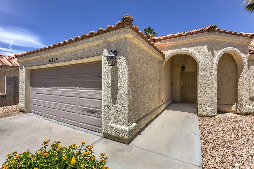 6304 LA MADRE, Las Vegas, NV 89130