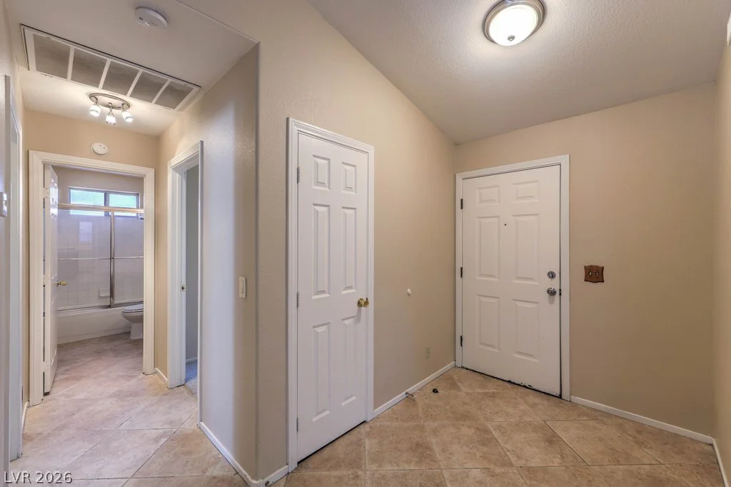 6304 LA MADRE, Las Vegas, NV 89130