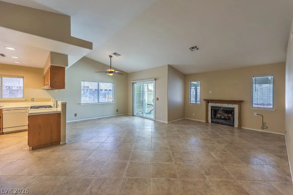 6304 LA MADRE, Las Vegas, NV 89130