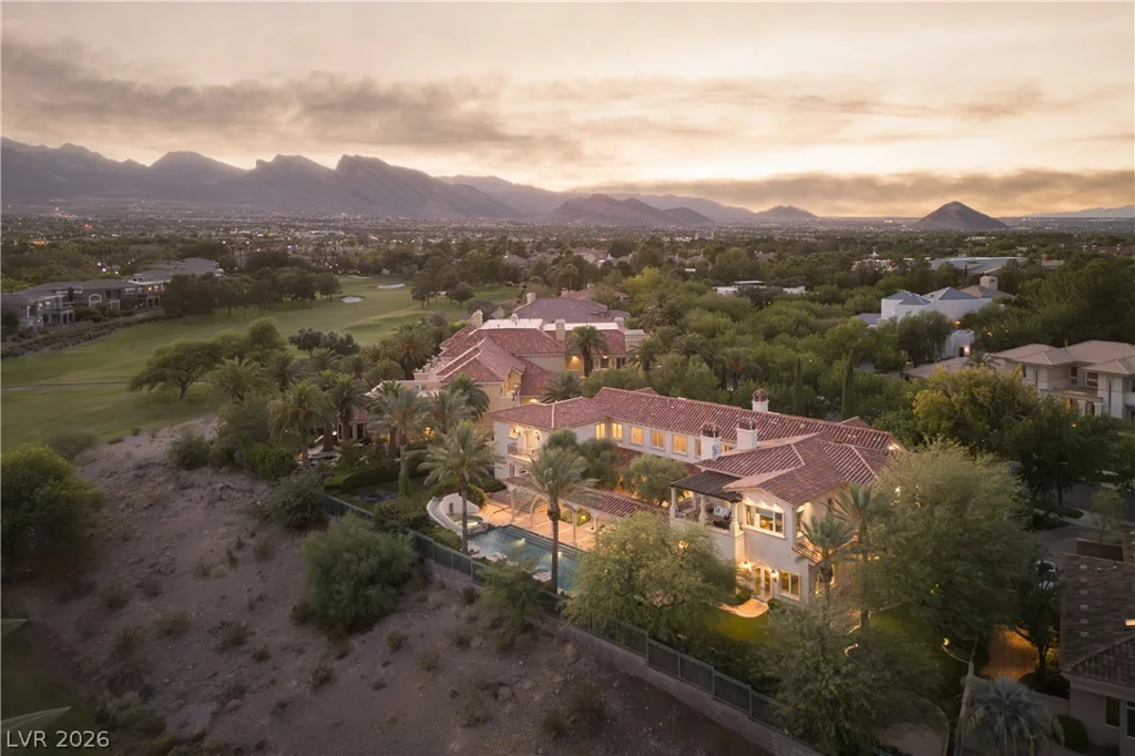 9017 Grove Crest, Las Vegas, NV 89134