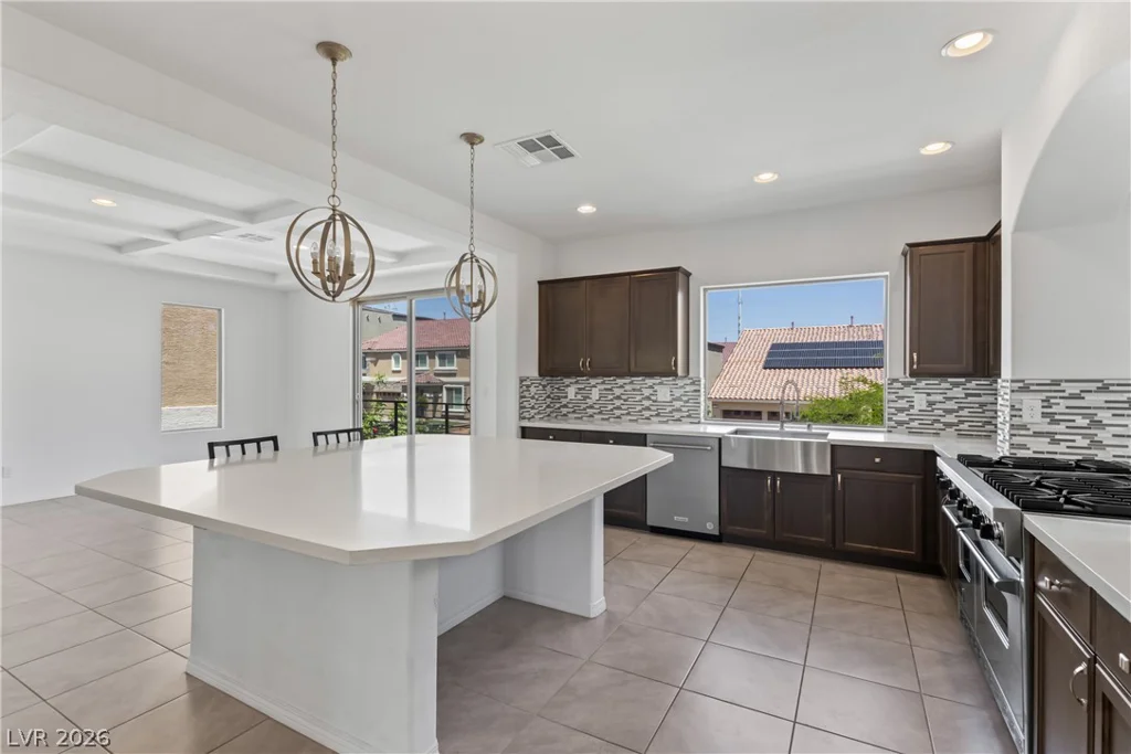 5707 Robin Ridge, Las Vegas, NV 89141