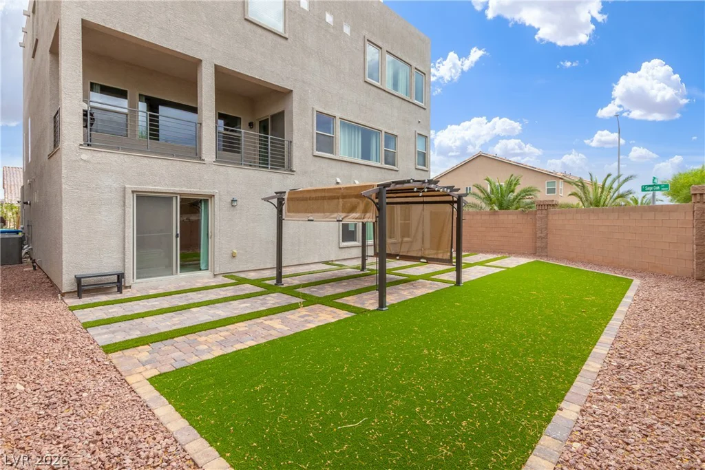 5707 Robin Ridge, Las Vegas, NV 89141