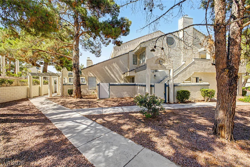 2753 Lodestone, Las Vegas, NV 89117