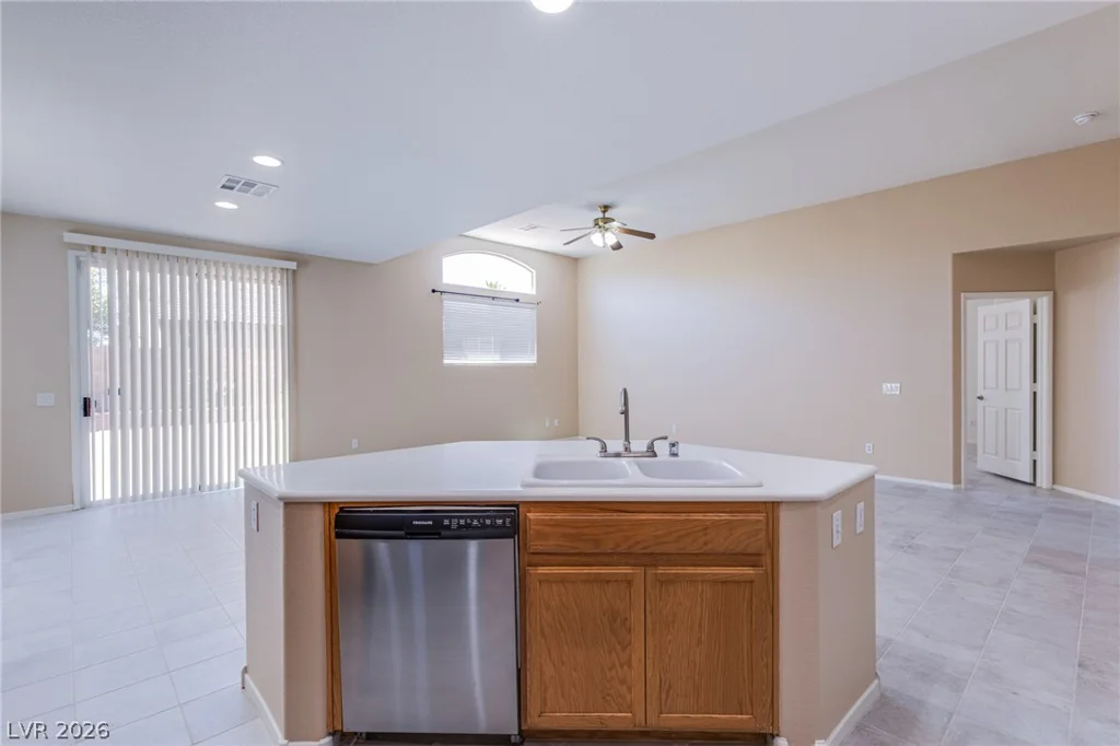 6284 Canvasback, Las Vegas, NV 89122