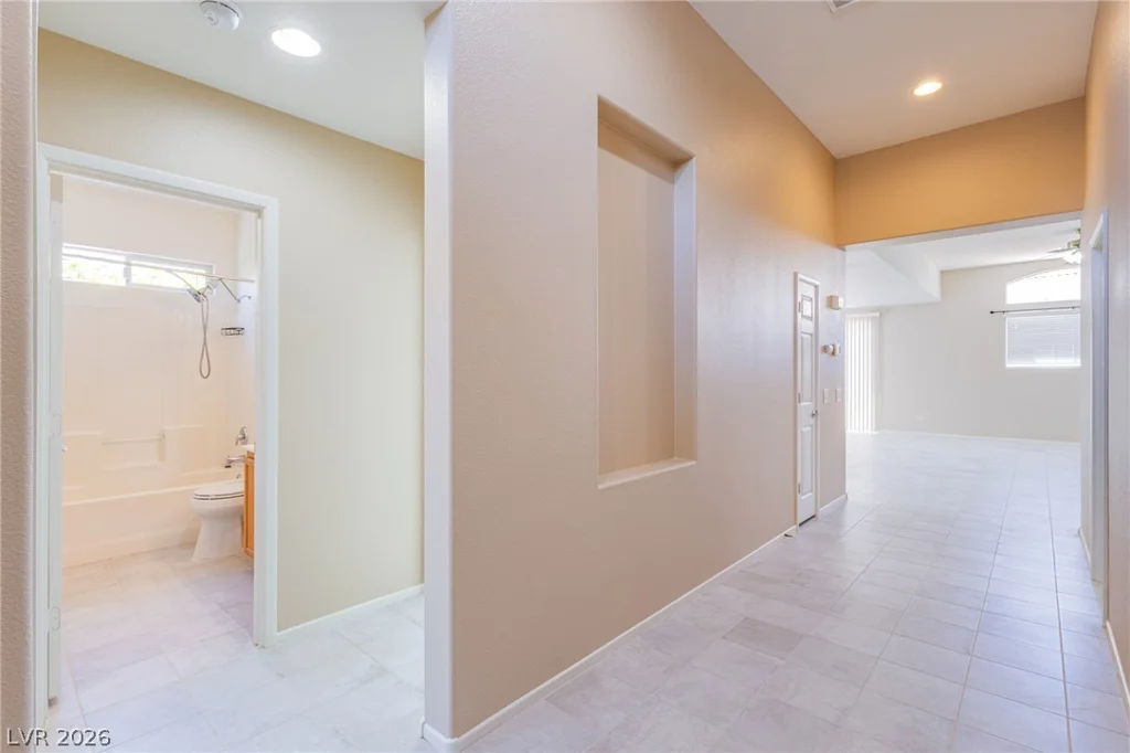 6284 Canvasback, Las Vegas, NV 89122