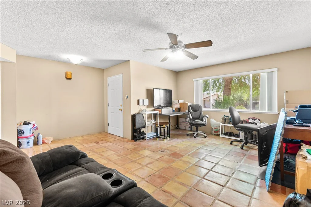 816 Antigua, Las Vegas, NV 89145
