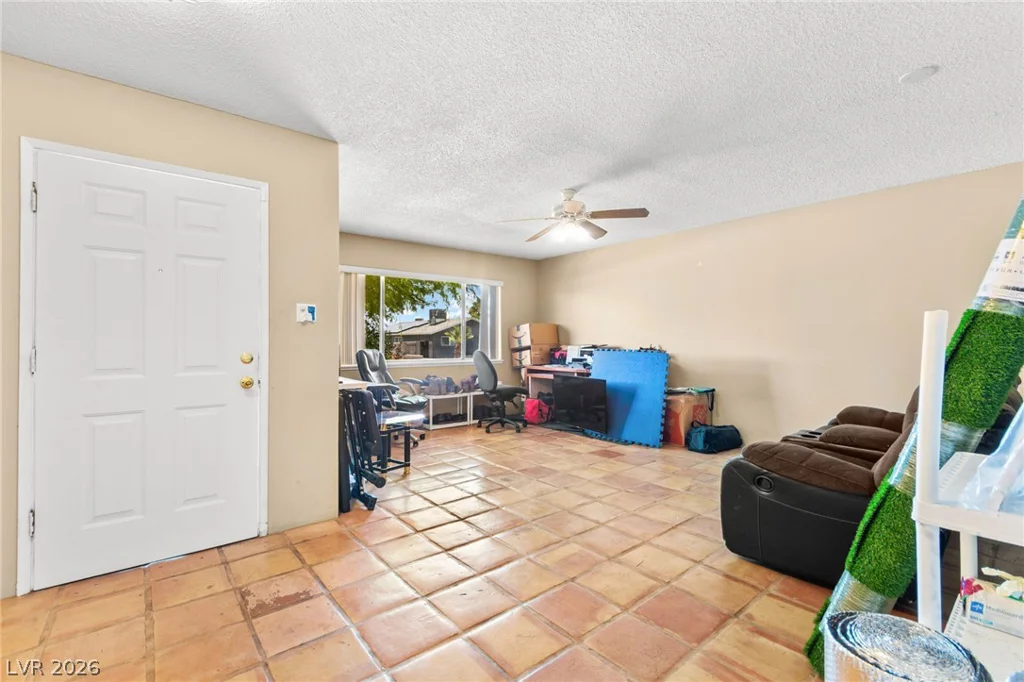 816 Antigua, Las Vegas, NV 89145