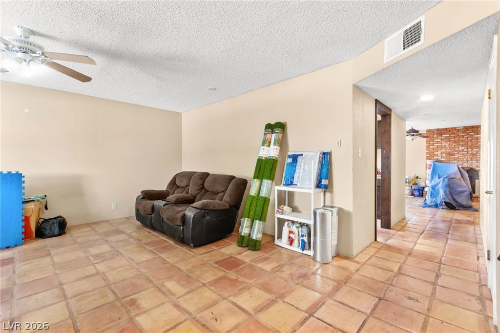 816 Antigua, Las Vegas, NV 89145