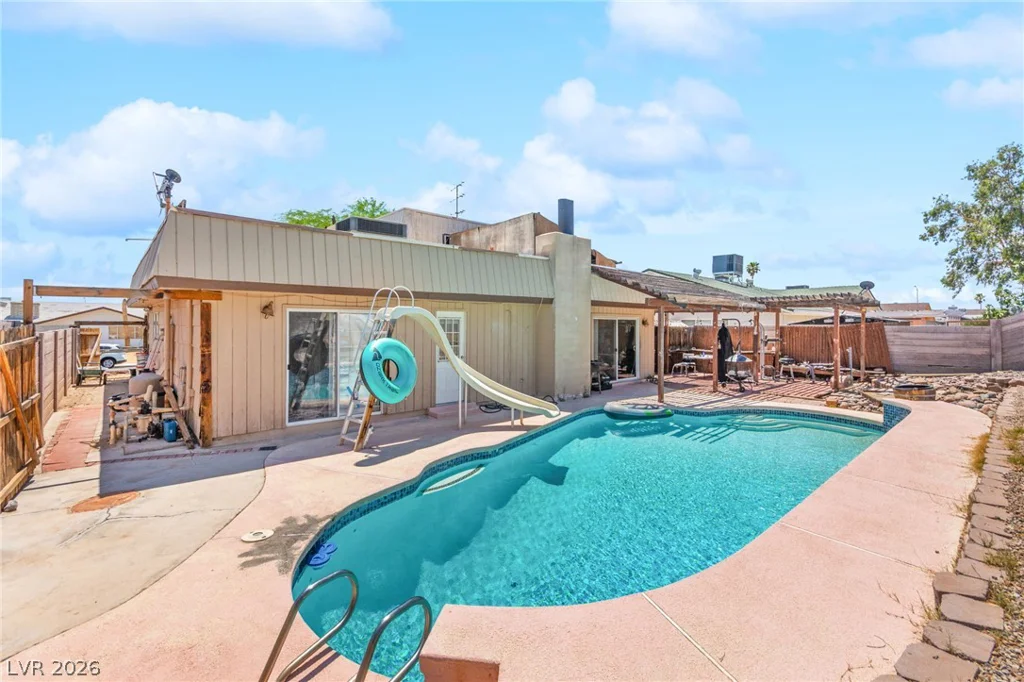 816 Antigua, Las Vegas, NV 89145