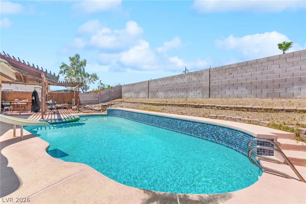 816 Antigua, Las Vegas, NV 89145