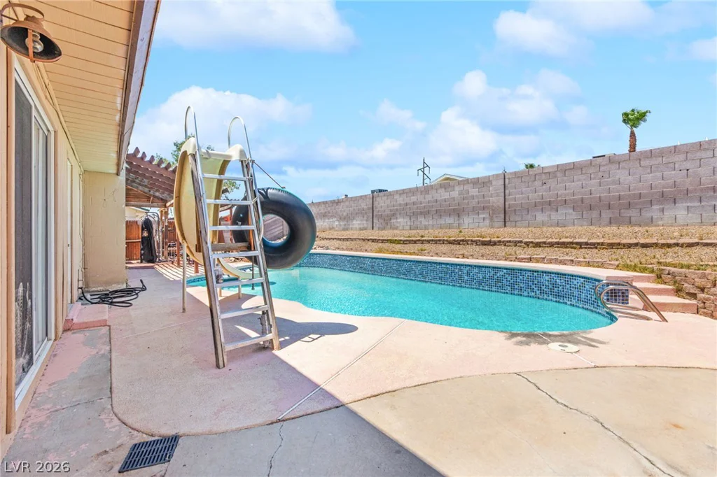 816 Antigua, Las Vegas, NV 89145