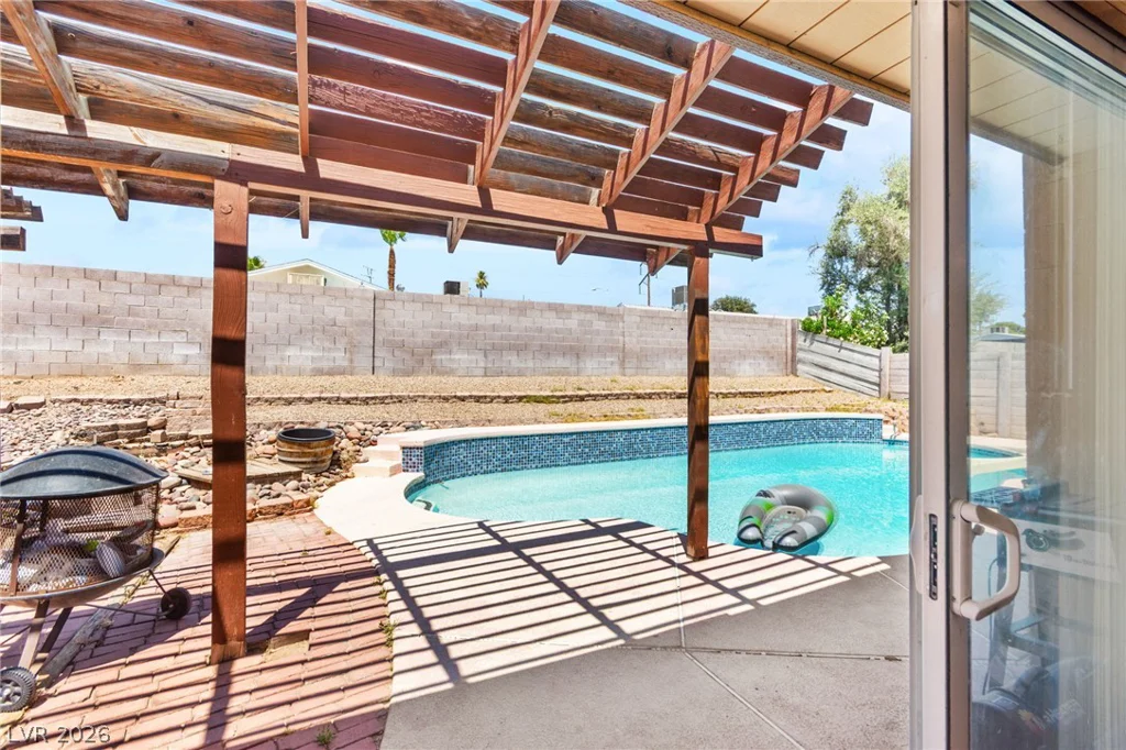 816 Antigua, Las Vegas, NV 89145