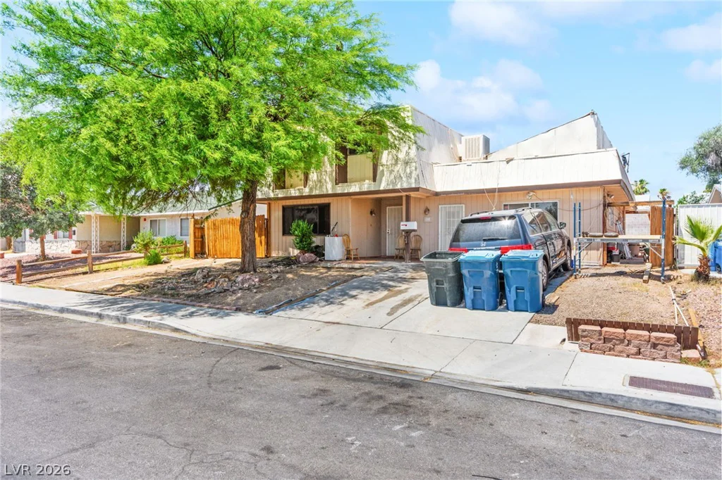 816 Antigua, Las Vegas, NV 89145