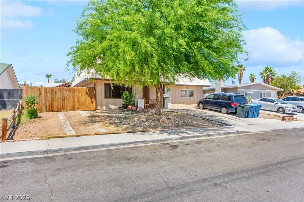 816 Antigua, Las Vegas, NV 89145
