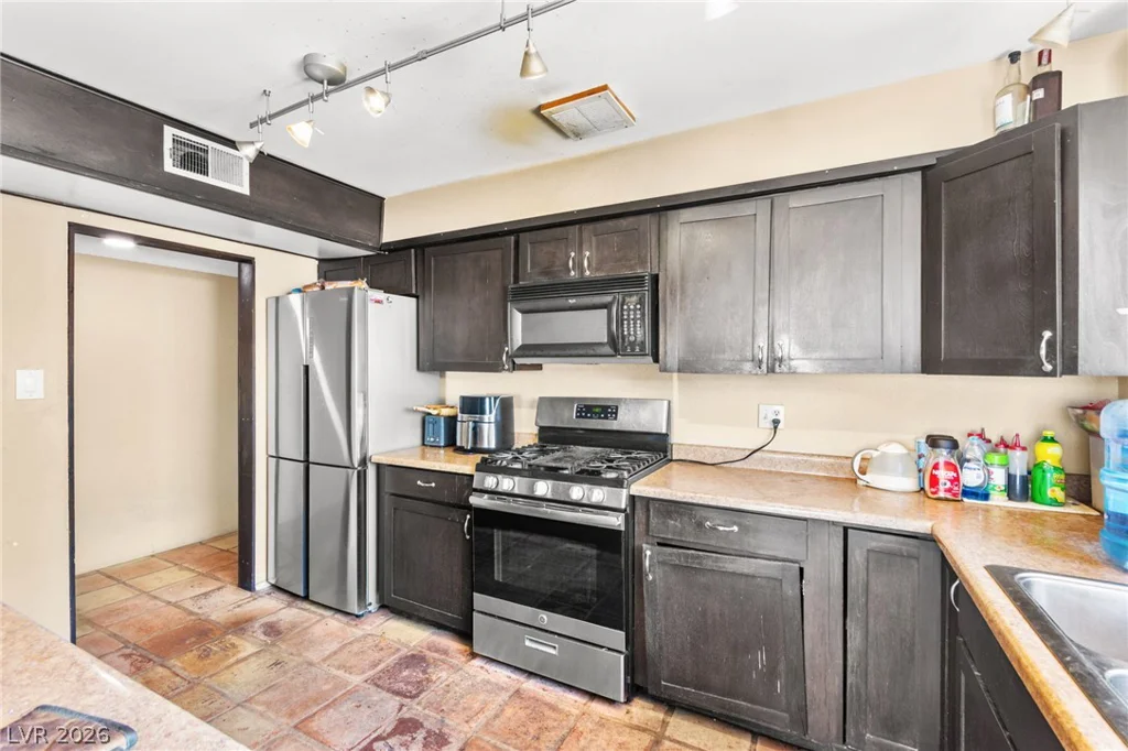 816 Antigua, Las Vegas, NV 89145