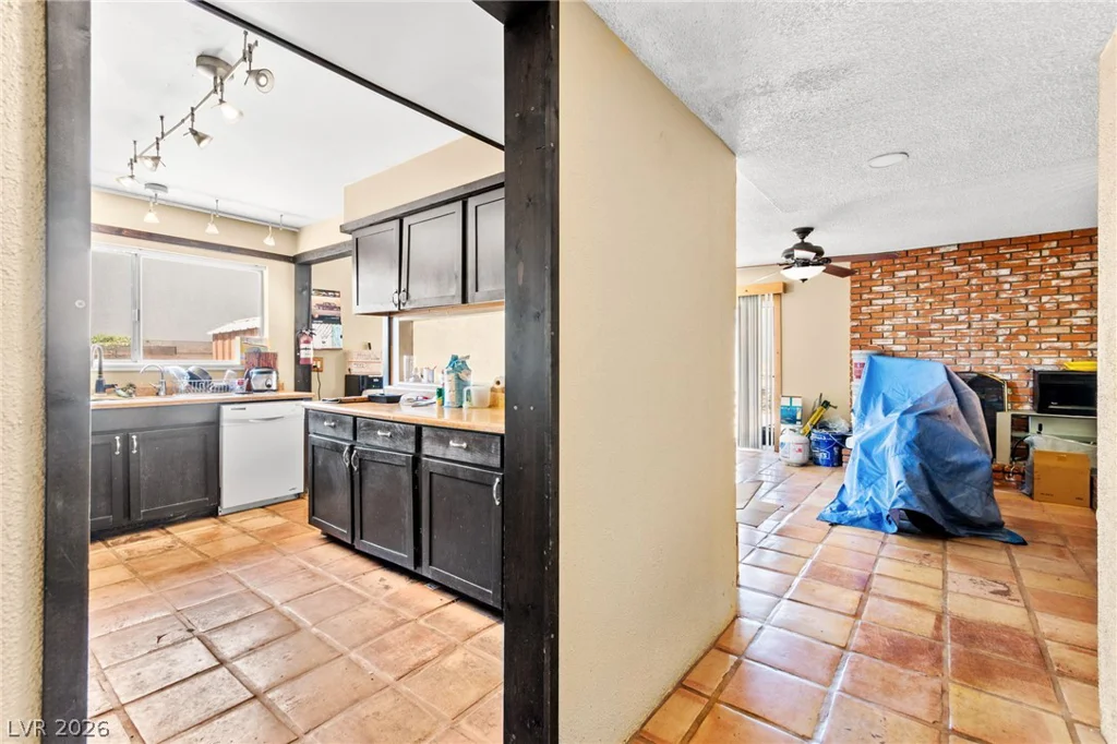 816 Antigua, Las Vegas, NV 89145