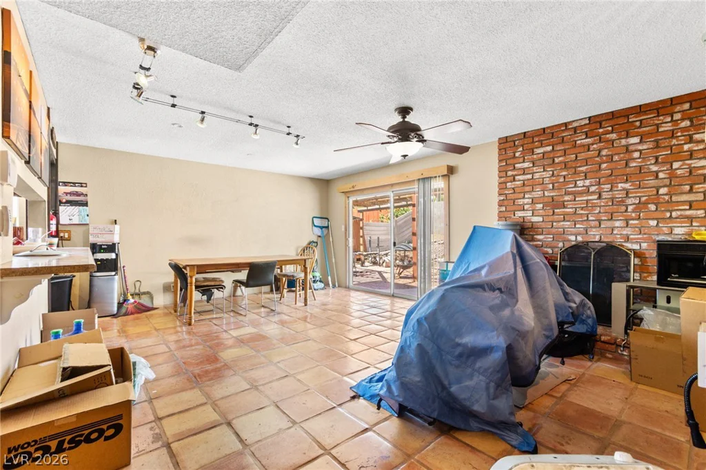 816 Antigua, Las Vegas, NV 89145